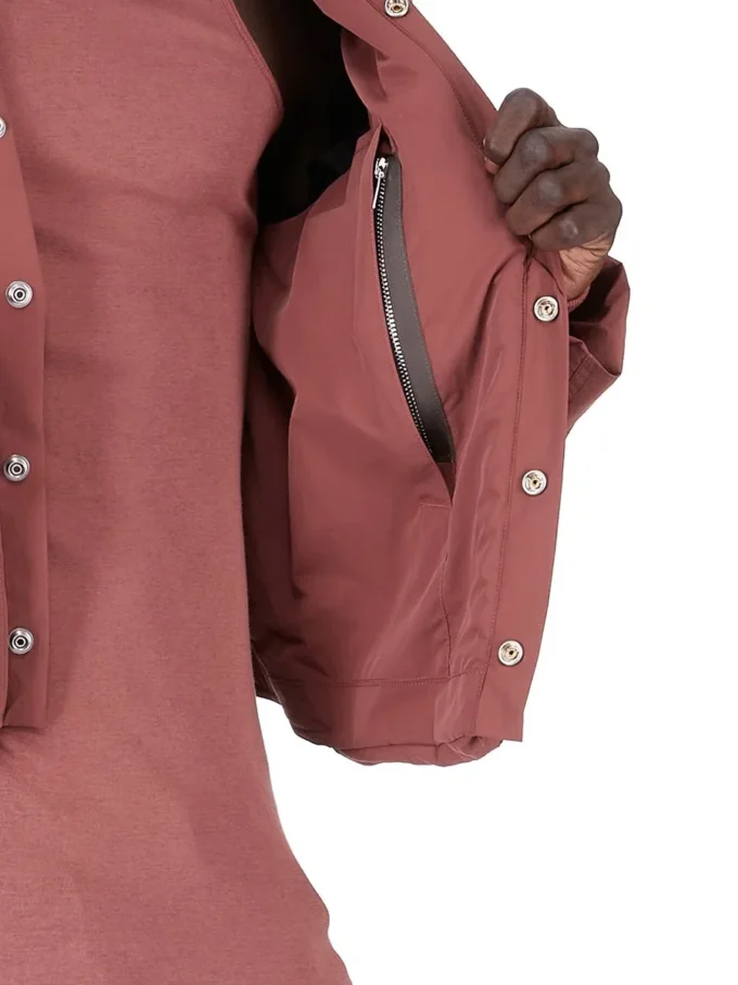 CHAQUETA CARGO CONCORDIANS FW25 DE RICK OWENS EN NYLON MATE COLOR PALISANDRO. RU02E1762MT-13