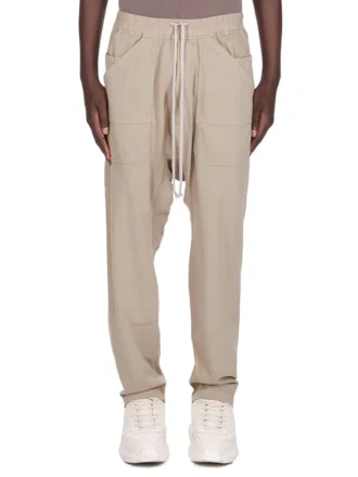 DRKSHDW FW25 CONCORDIANS CLASSIC CARGO CON CORDÓN EN JERSEY COMPACTO Y PESADO DIRTY PEARL DU02E7370RIG-88 DRKSHDW FW25 CONCORDIANS CLASSIC CARGO CON CORDÓN EN JERSEY COMPACTO Y PESADO DIRTY PEARL DU02E7370RIG-88