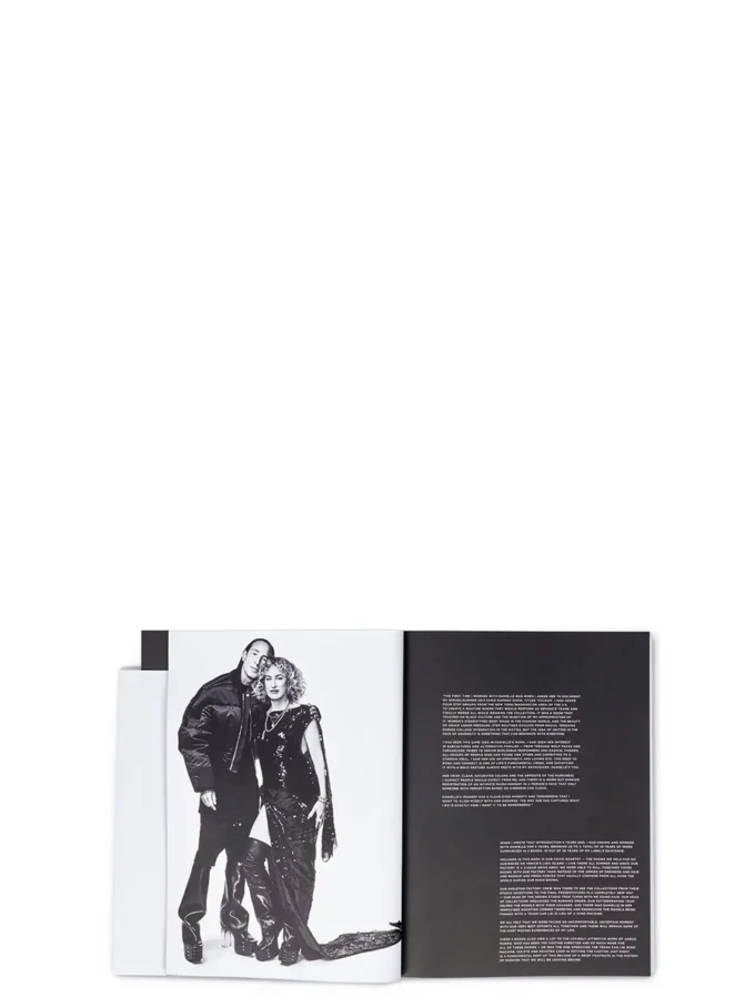 RICK OWENS – LIBROS BK02CLEVITT-100 RICK OWENS – LIBROS BK02CLEVITT-100