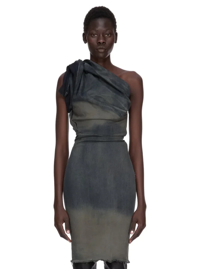 VESTIDO CONCORDIANS TWIST DE RICK OWENS FW25 EN DENIM ELÁSTICO CON FLECOS DEGRADADO DRKDUST. RP02E4521SDKDEG-78D VESTIDO CONCORDIANS TWIST DE RICK OWENS FW25 EN DENIM ELÁSTICO CON FLECOS DEGRADADO DRKDUST. RP02E4521SDKDEG-78D